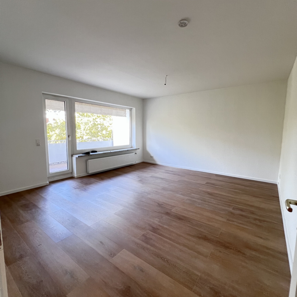 Langenhagen - frisch sanierte 3-Zi-Wohnung im 3.OG mit Balkon und Garage - Foto 2