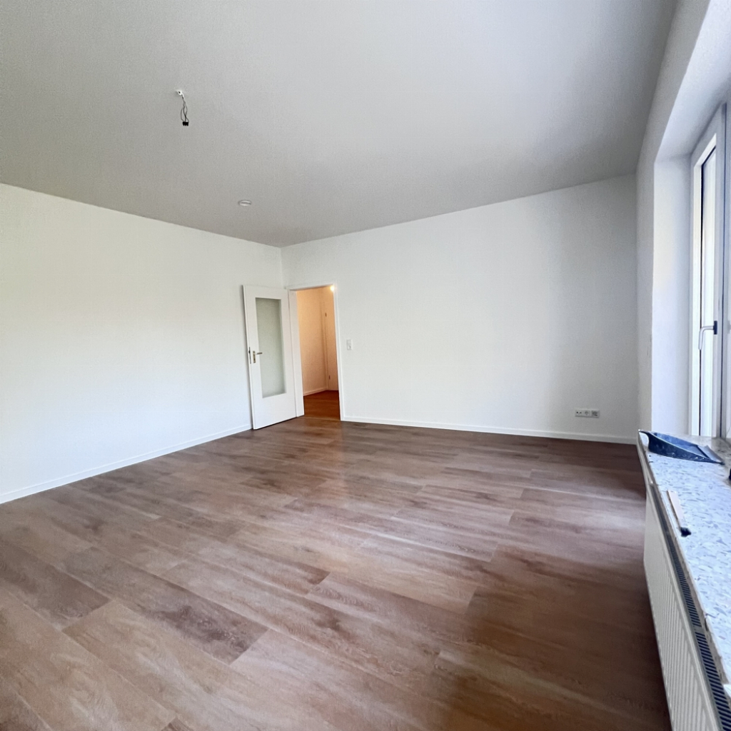 Langenhagen - frisch sanierte 3-Zi-Wohnung im 3.OG mit Balkon und Garage - Foto 3