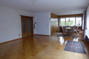 Großzüges Einfamilienhaus mit toller Wohn-Atmosphäre in Stelingen
sucht liebevolle Familie