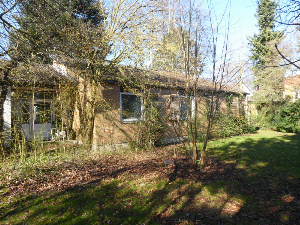 Kirchrode, sanierungsbedürftiger Bungalow mit großem Grundstück
