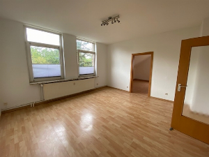 Ortsrandlage in Berenbostel
4-Zimmerwohnung im Obergeschoss
mit Garage und Stellplatz