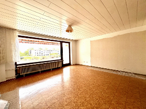 Provisionsfrei
Berenbostel / Lange Straße
3 - 4 Zi-ETW mit großer Loggia
und TG-Einstellplatz