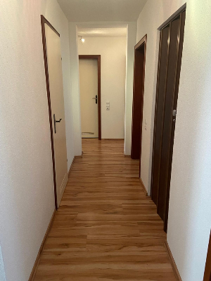 Berenbostel - sanierte 4-Zi-ETW im  1.OG  mit Loggia und EBK