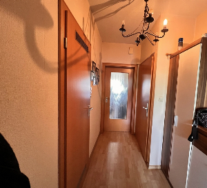 Ortsrandlage Berenbostel - große 4-Zi-Wohnung im Obergeschoss mit Garage und Stellplatz